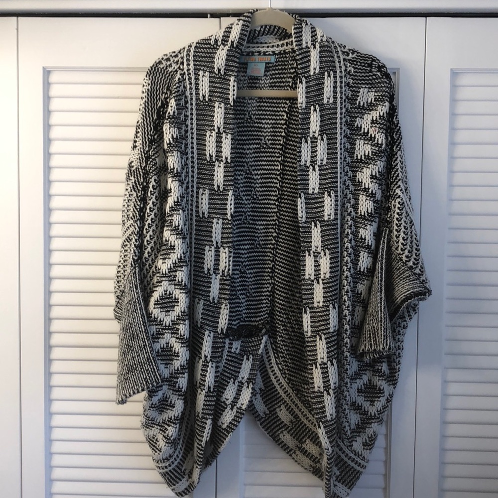 Black and white. Dolman sleeved sweater!